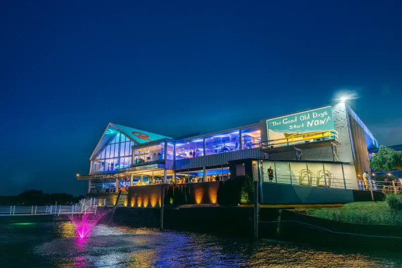 The Roostertail at night